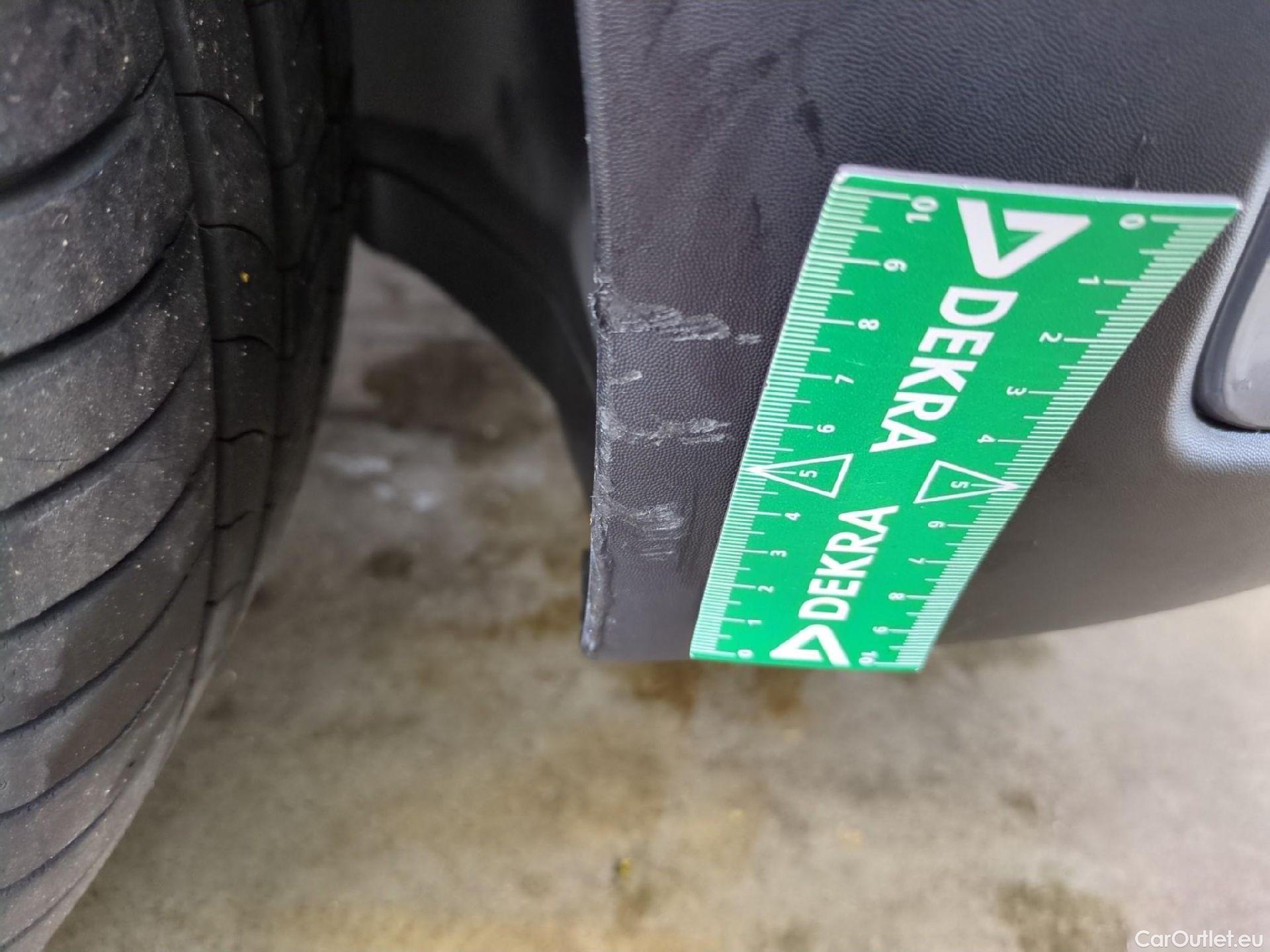  KIA  STONIC KIA  / 2020 / 5P / SUV 1.0 T-GDI 120 MHEV ACTIVE BUSINESS DCT7 #40