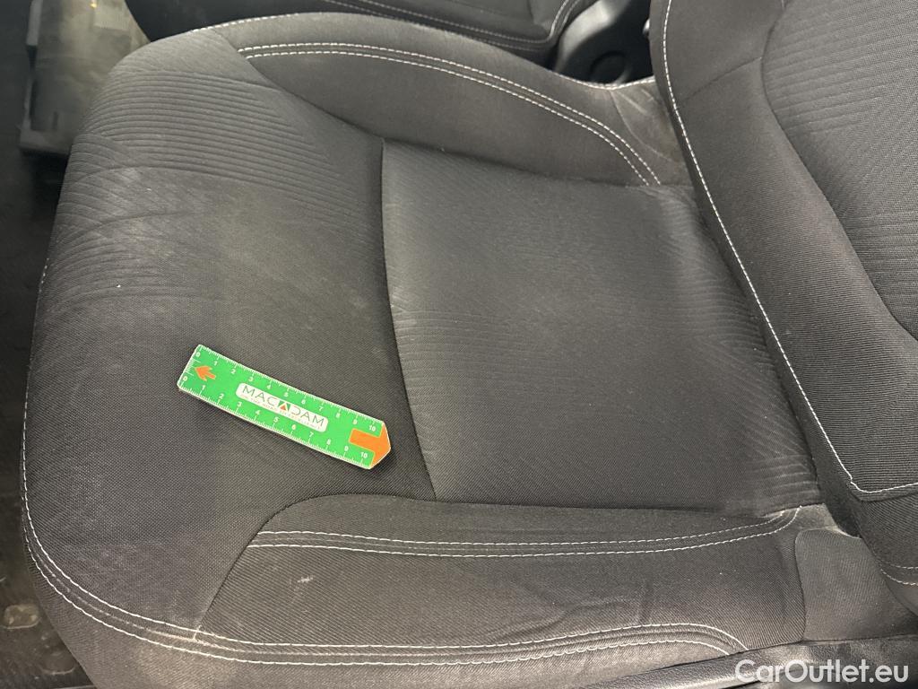  Renault  Trafic  Fourgon L2H1 3T Grand Confort 2.0 dCi 130CV BVM6 E6d #31