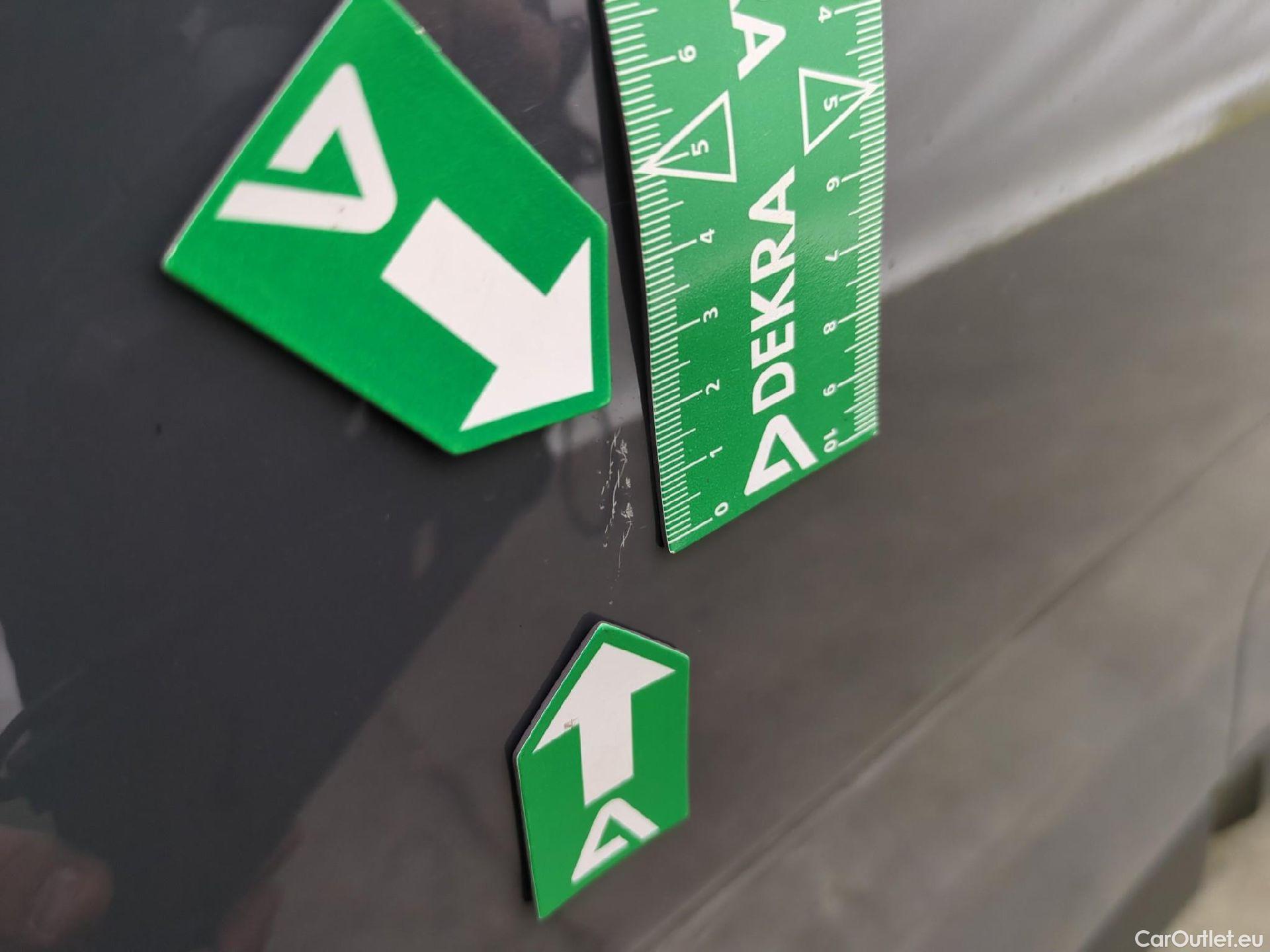  KIA  STONIC KIA  / 2020 / 5P / SUV 1.0 T-GDI 120 MHEV ACTIVE BUSINESS DCT7 #28