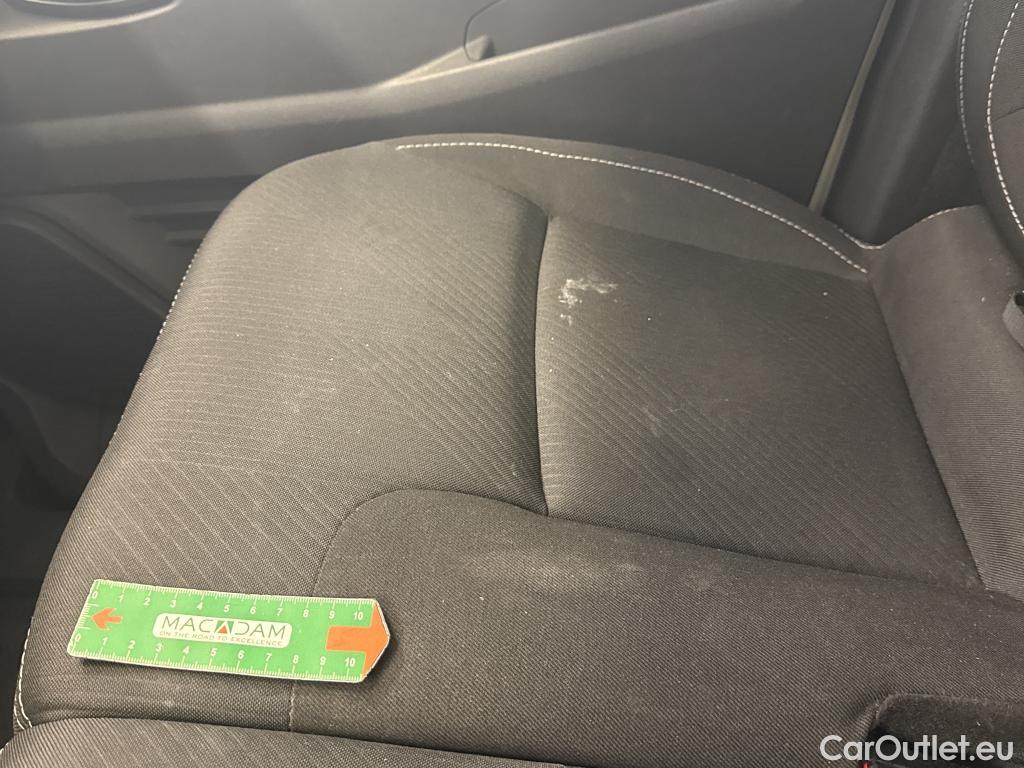  Renault  Trafic  Fourgon L2H1 3T Grand Confort 2.0 dCi 130CV BVM6 E6d #33