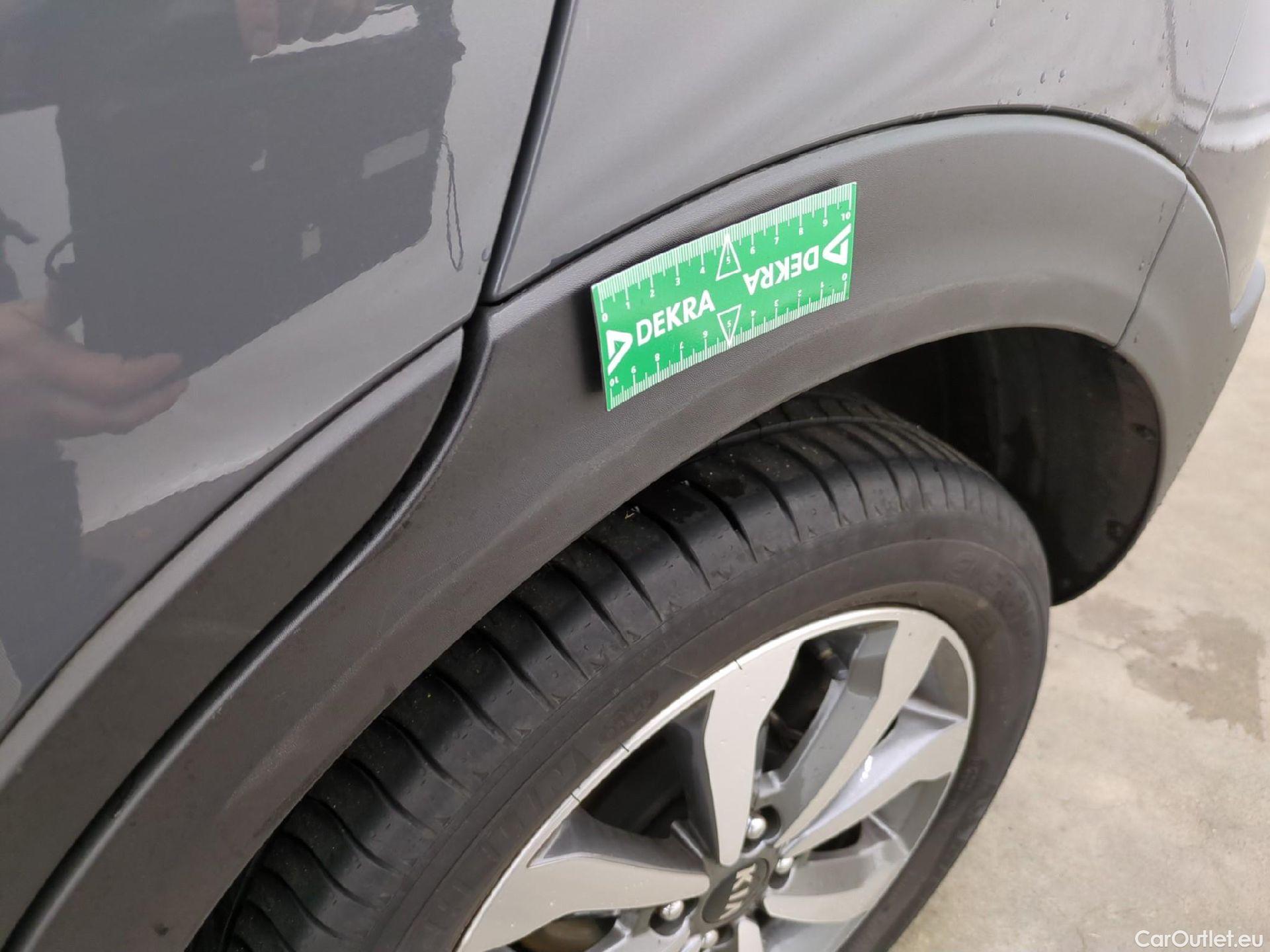  KIA  STONIC KIA  / 2020 / 5P / SUV 1.0 T-GDI 120 MHEV ACTIVE BUSINESS DCT7 #33