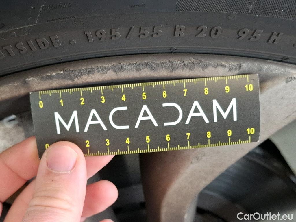  Renault  Scenic RENAULT Scénic / 2016 / 5P / monospace Business Blue dCi 120 EDC #40