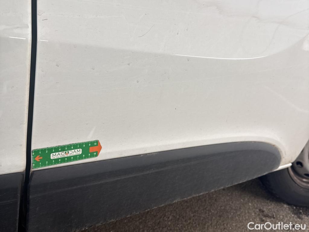  Renault  Trafic  Fourgon L2H1 3T Grand Confort 2.0 dCi 130CV BVM6 E6d #54