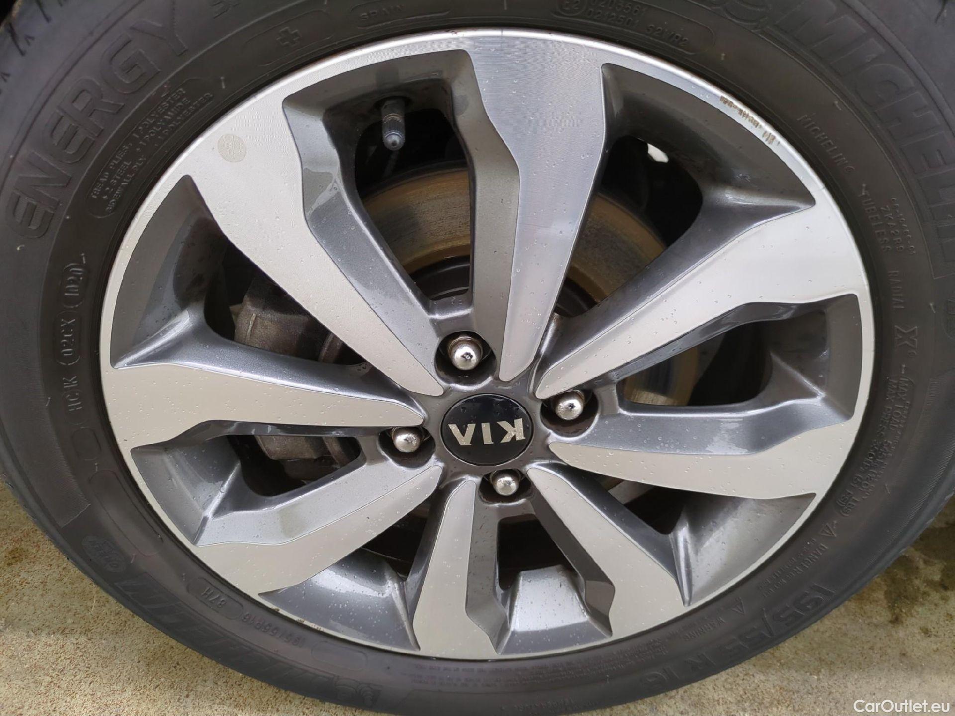  KIA  STONIC KIA  / 2020 / 5P / SUV 1.0 T-GDI 120 MHEV ACTIVE BUSINESS DCT7 #17