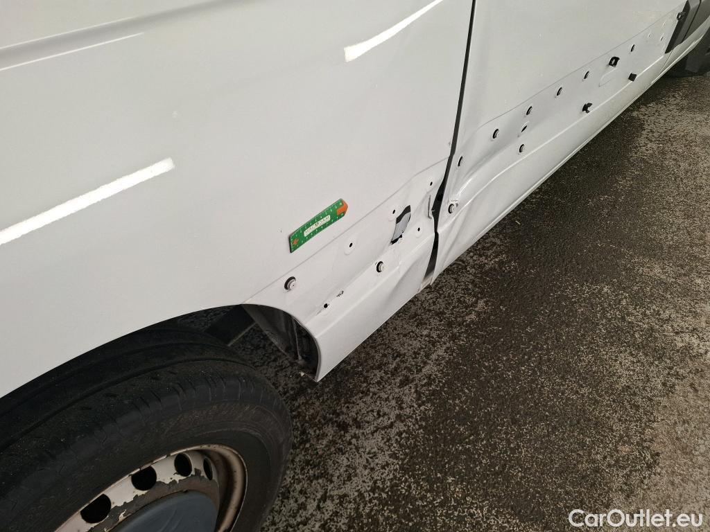  Renault  Master  III Fourgon L2H2 3 5 Grand Confort dCi 130CV BVM6 E6 #12