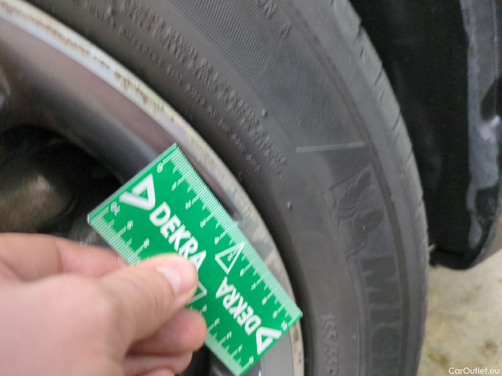  KIA  STONIC KIA  / 2020 / 5P / SUV 1.0 T-GDI 120 MHEV ACTIVE BUSINESS DCT7 #14