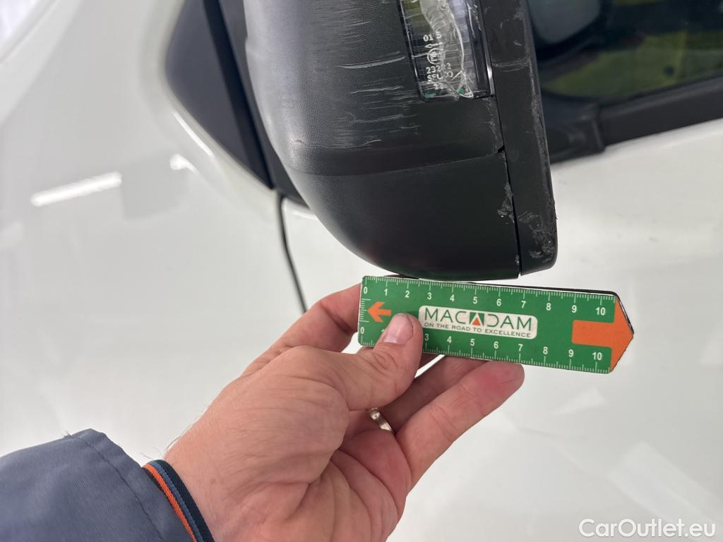  Renault  Trafic  Fourgon L2H1 3T Grand Confort 2.0 dCi 130CV BVM6 E6d #40