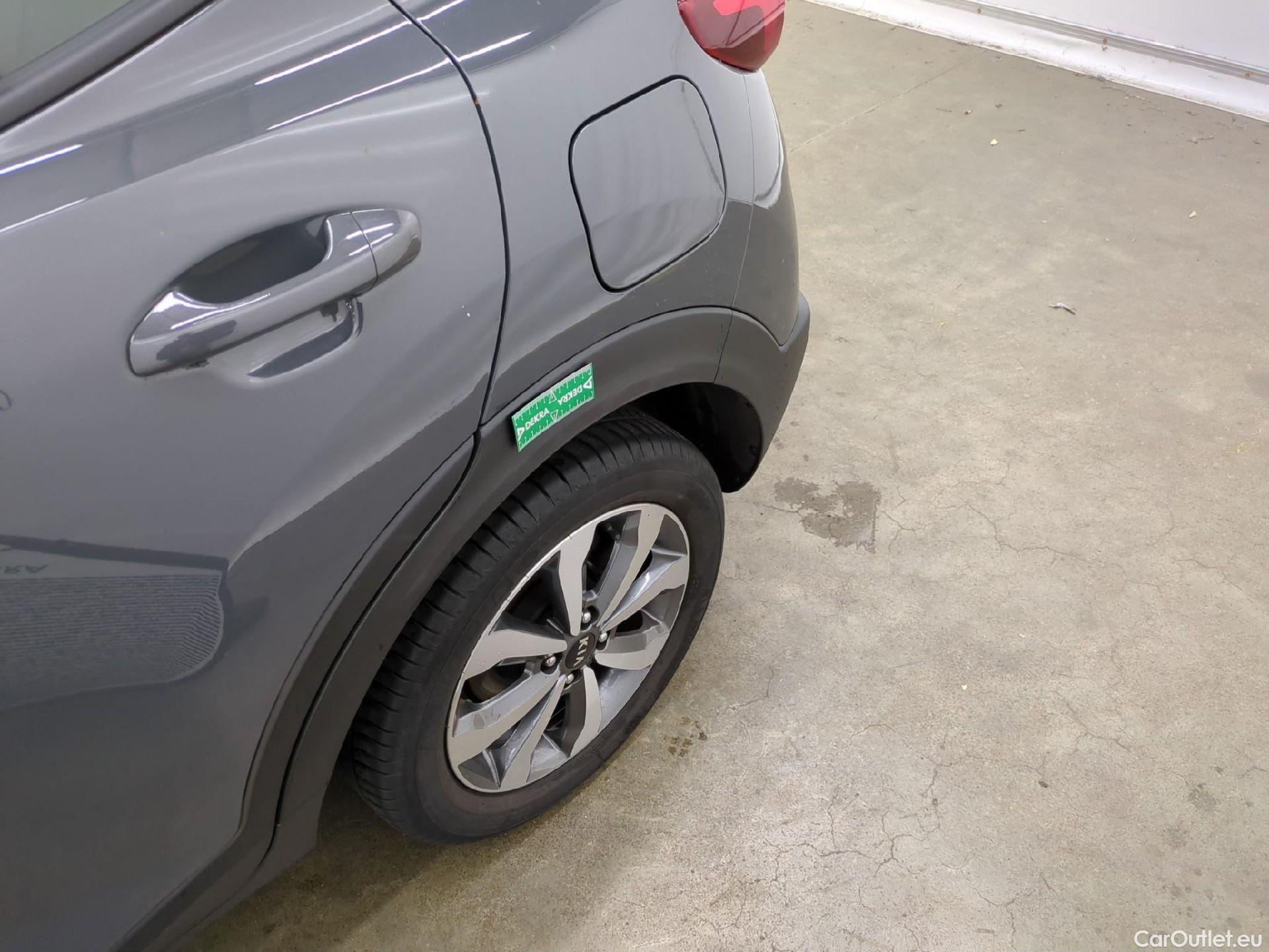  KIA  STONIC KIA  / 2020 / 5P / SUV 1.0 T-GDI 120 MHEV ACTIVE BUSINESS DCT7 #32