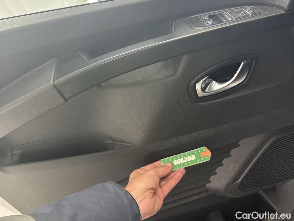  Renault  Trafic  Fourgon L2H1 3T Grand Confort 2.0 dCi 130CV BVM6 E6d #34