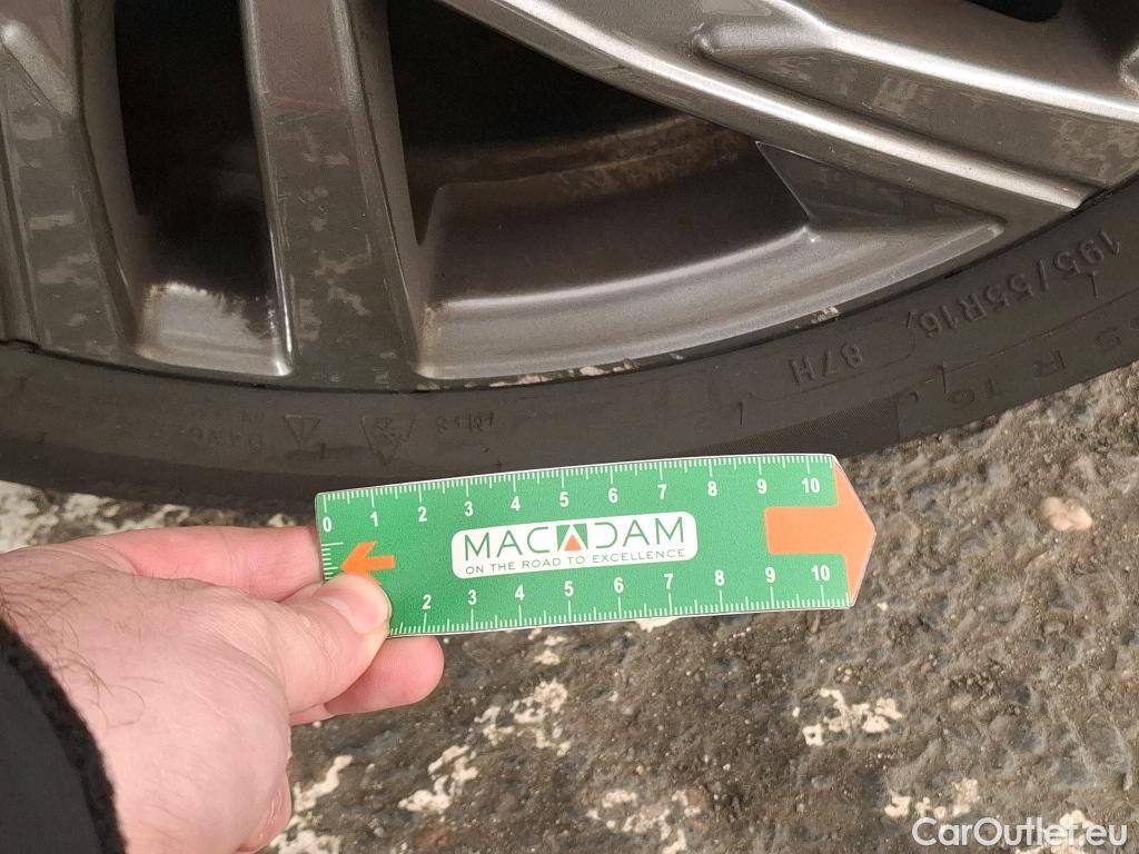  Peugeot  208  Active Pack 1.5 HDi 100CV BVM6 E6d #23