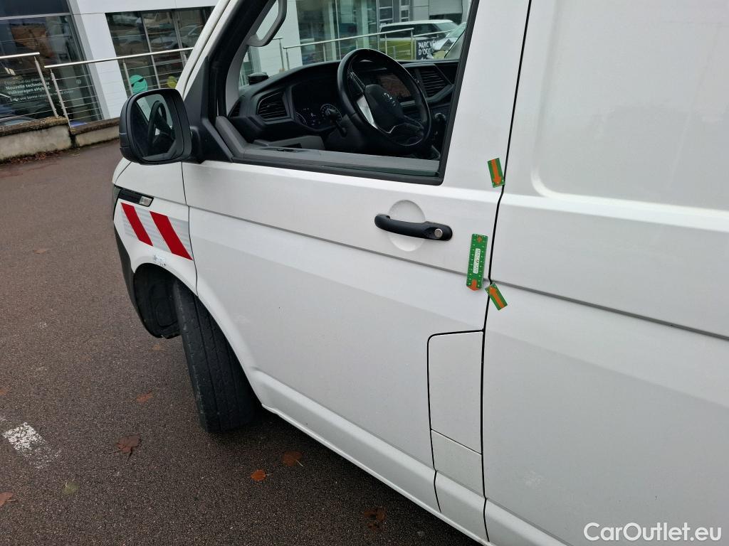  Volkswagen  Transporter VOLKSWAGEN  / 2019 / 4P / Fourgon tôlé 2.0 TDi 150 4MO L1H1 Business Line #21