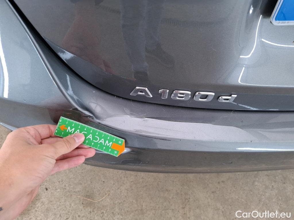  Mercedes  A-Klasse MERCEDES-BENZ Classe A Compact / 2018 / 5P / Berline A 180 d Business Line 8G-DCT #2