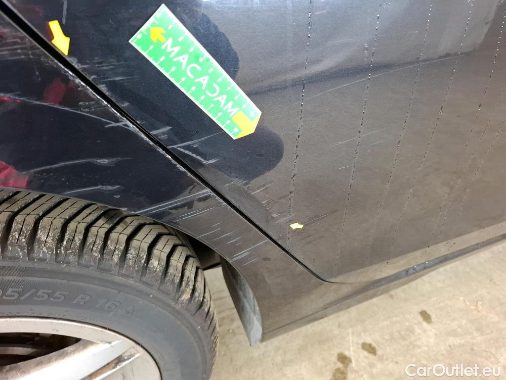  Volkswagen  Golf  VOLKSWAGEN / 2020 / 5P / Berline 2.0 TDI SCR 115 DSG7 Life Busi 1st #12