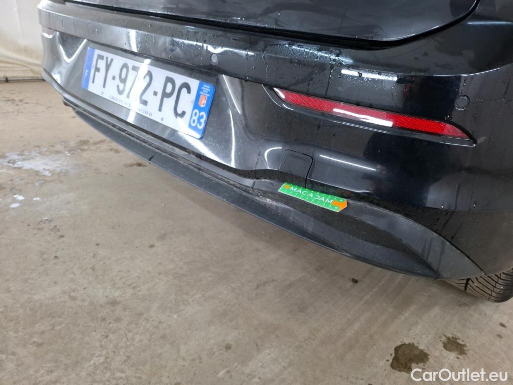  Volkswagen  Golf  VOLKSWAGEN / 2020 / 5P / Berline 2.0 TDI SCR 115 DSG7 Life Busi 1st #18