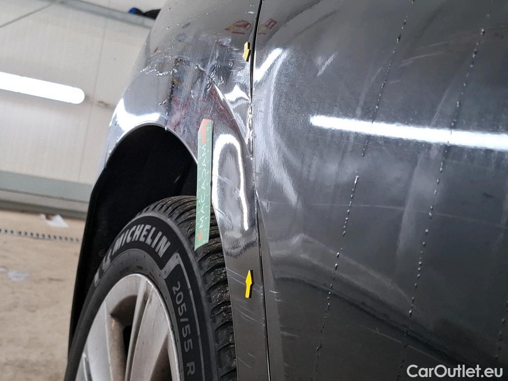  Volkswagen  Golf  VOLKSWAGEN / 2020 / 5P / Berline 2.0 TDI SCR 115 DSG7 Life Busi 1st #3