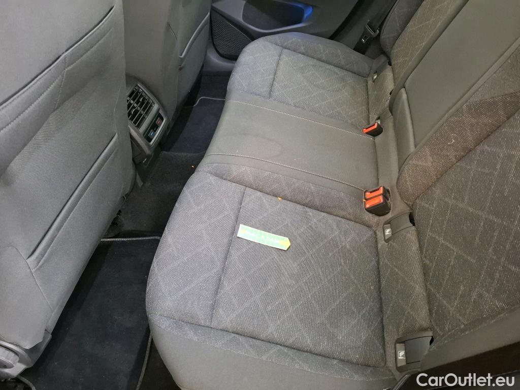  Volkswagen  Golf  VOLKSWAGEN / 2020 / 5P / Berline 2.0 TDI SCR 115 DSG7 Life Busi 1st #26