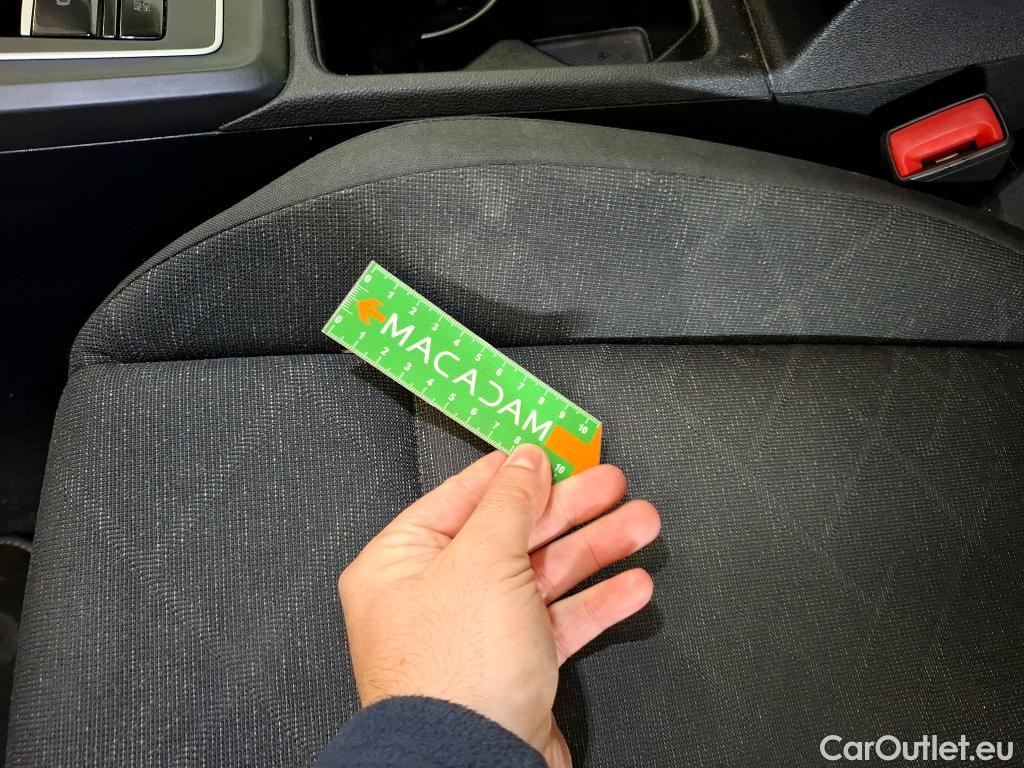  Volkswagen  Golf  VOLKSWAGEN / 2020 / 5P / Berline 2.0 TDI SCR 115 DSG7 Life Busi 1st #30