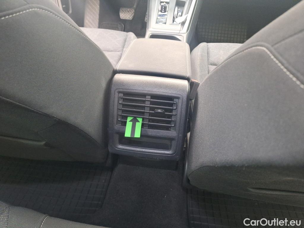  Volkswagen  Golf  1.5 eTSI ACT DSG mild hybrid Life #11