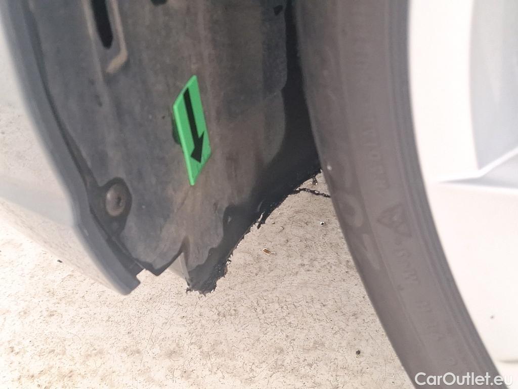  Volkswagen  Golf  1.5 eTSI ACT DSG mild hybrid Life #16