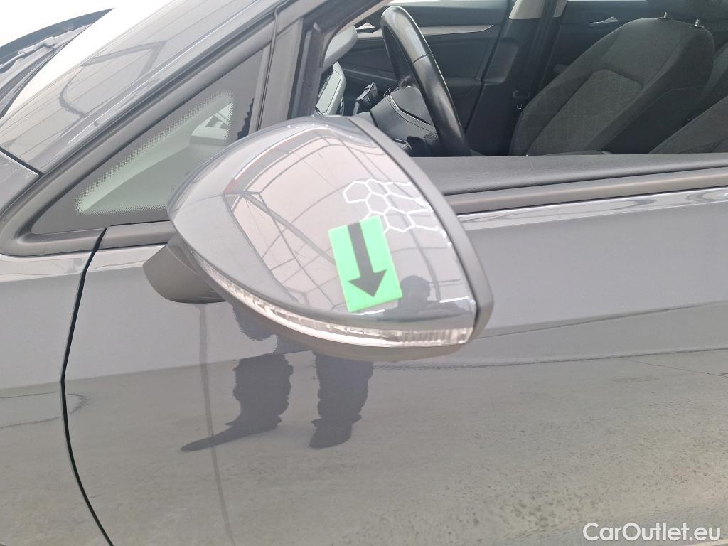  Volkswagen  Golf  1.5 eTSI ACT DSG mild hybrid Life #25