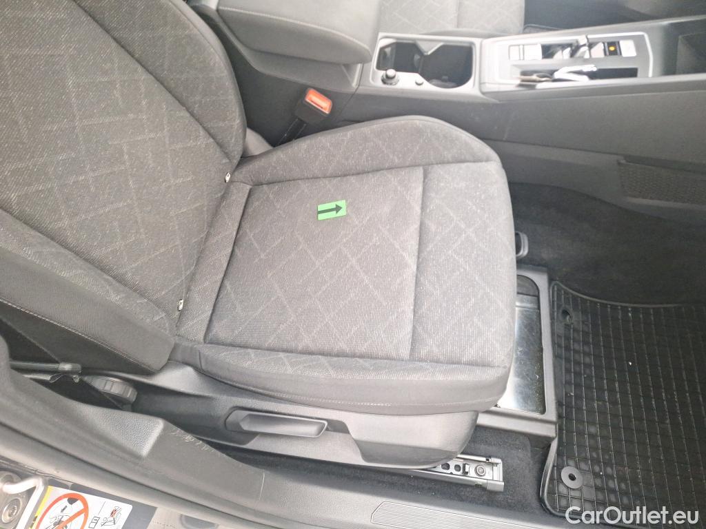  Volkswagen  Golf  1.5 eTSI ACT DSG mild hybrid Life #21