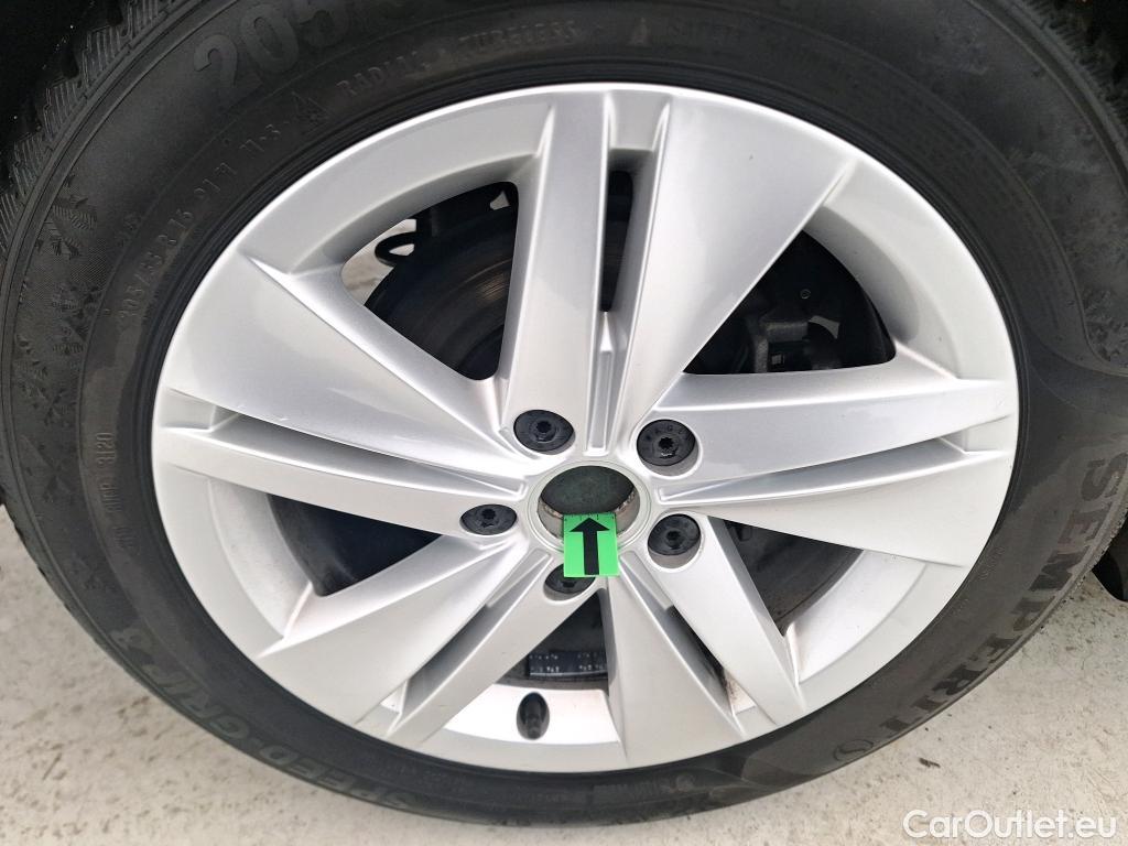  Volkswagen  Golf  1.5 eTSI ACT DSG mild hybrid Life #23