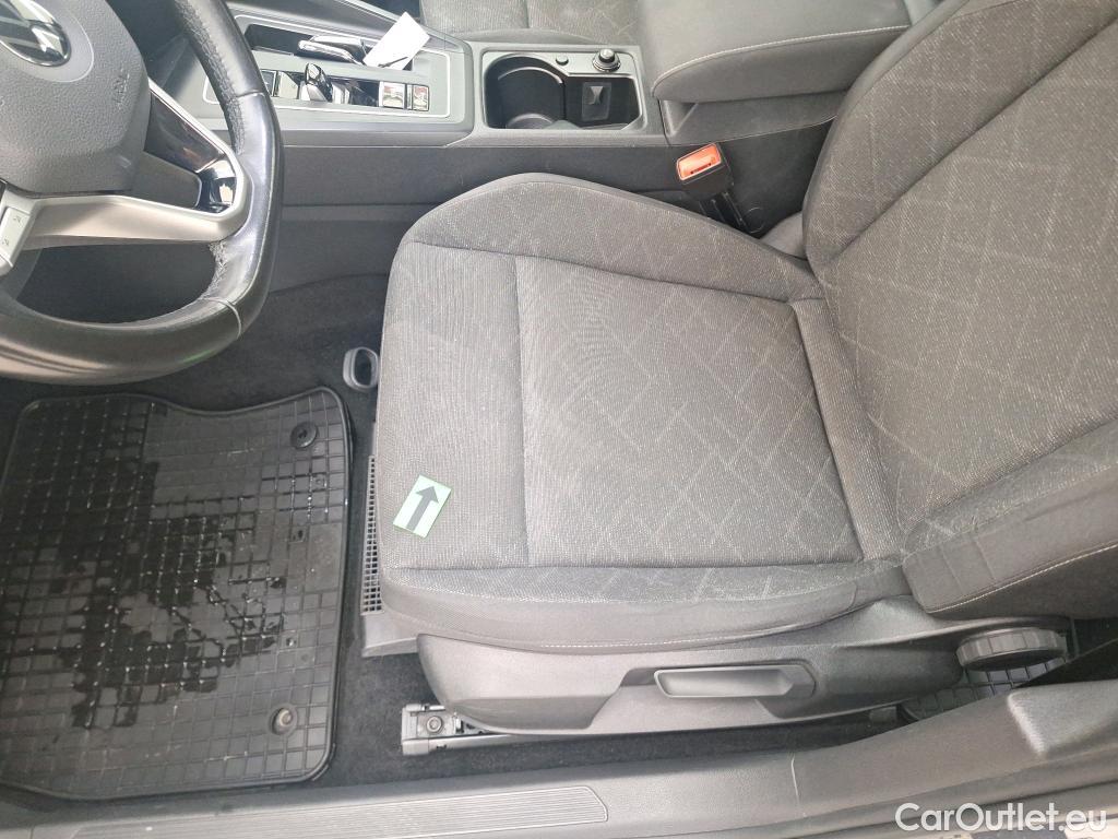  Volkswagen  Golf  1.5 eTSI ACT DSG mild hybrid Life #23