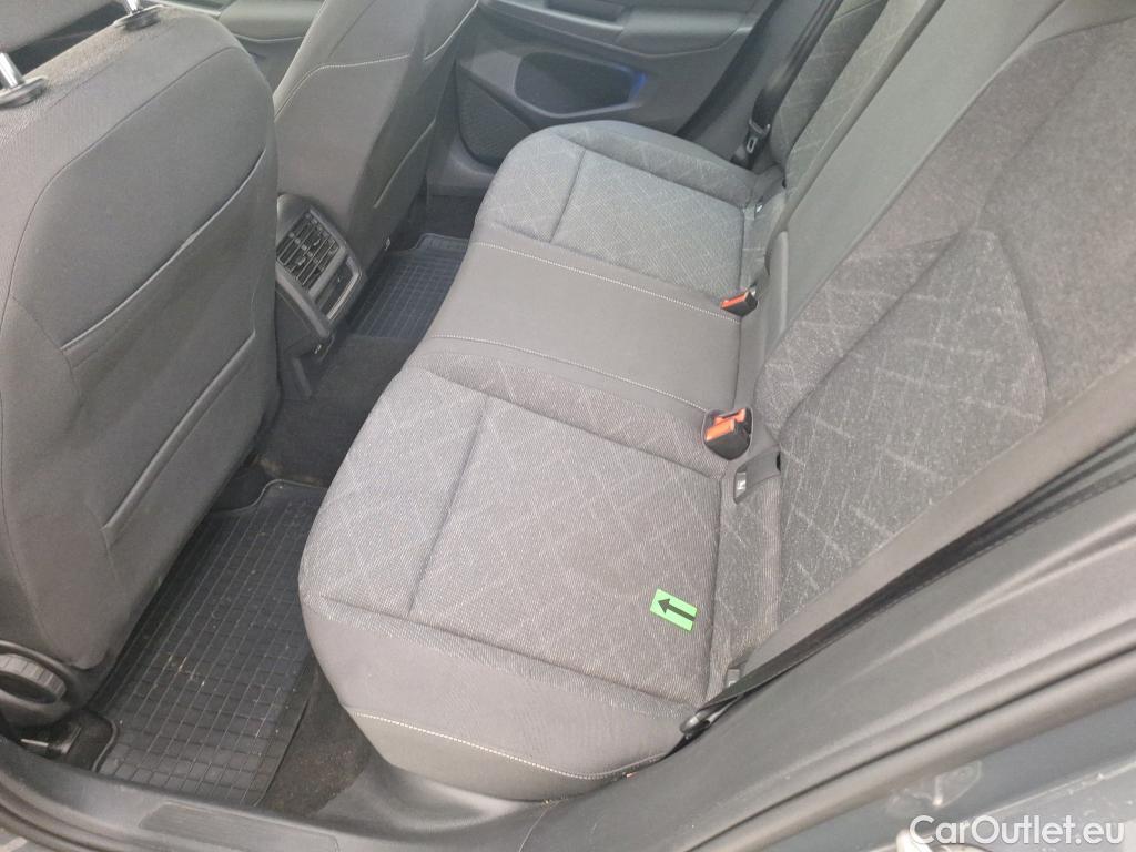  Volkswagen  Golf  1.5 eTSI ACT DSG mild hybrid Life #19