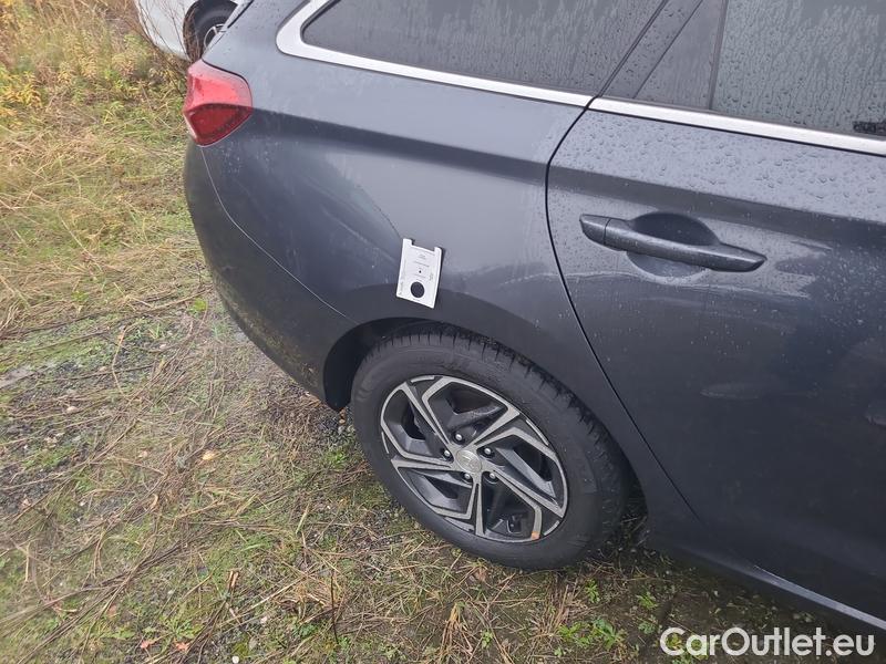  Hyundai  i30   cw (PD)(2017->)  kom.1.5i Family Smart 5d #15