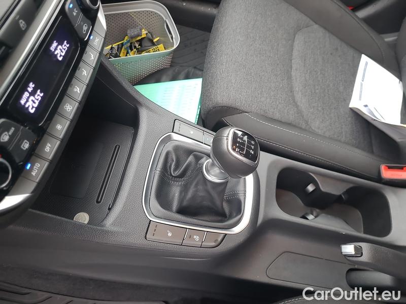  Hyundai  i30   cw (PD)(2017->)  kom.1.5i Family Smart 5d #9