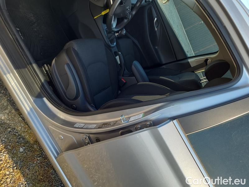  Hyundai  i30  (PD)(01.2017  ->)  kom.1.5T-GDI Family Smart #7