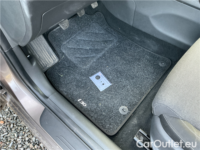  Hyundai  i30  kom.1.0TGDI 120 Smart #8