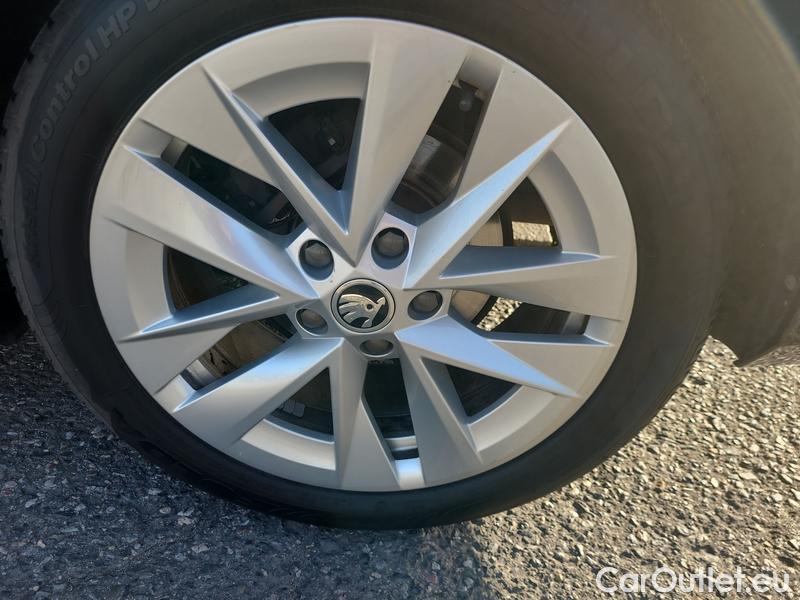  Skoda  Octavia  Combi (NX3)(2020) Oct.Com.1.5 e-TEC 110 Style AT #10