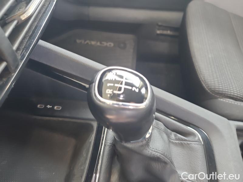  Skoda  Octavia  Combi (NX3)(2020) Oct.Combi 2.0TDI 85 Ambition #8