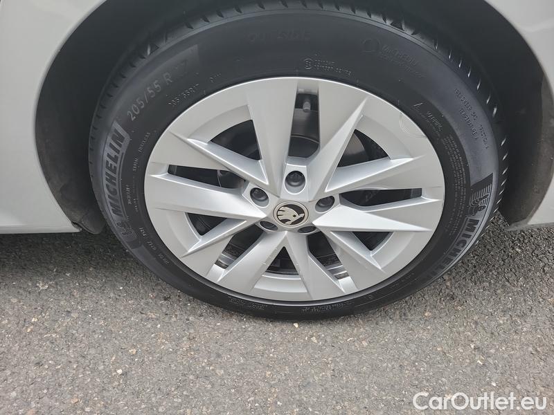  Skoda  Octavia  Combi (NX3)(2020) Oct.Combi 2.0TDI 110 Style #4