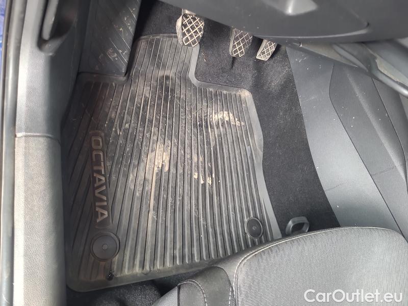  Skoda  Octavia  Combi (NX3)(2020) Oct.Combi 2.0TDI 85 Style #16