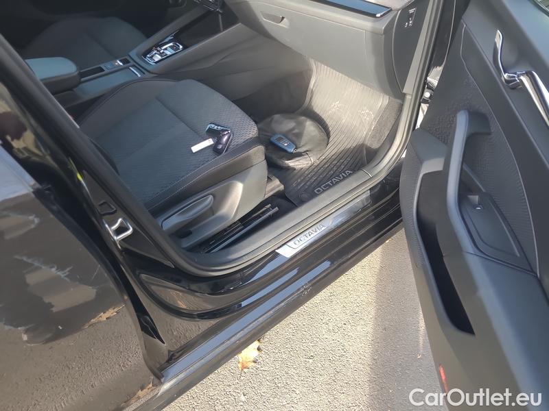  Skoda  Octavia  Combi (NX3)(2020) Oct.Com.1.5 e-TEC 110 Style AT #30