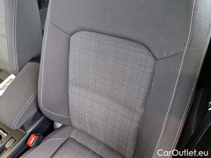  Volkswagen  Passat  Lim (CB2) (2019) Pas.2.0TDI 110 Business 4d #8