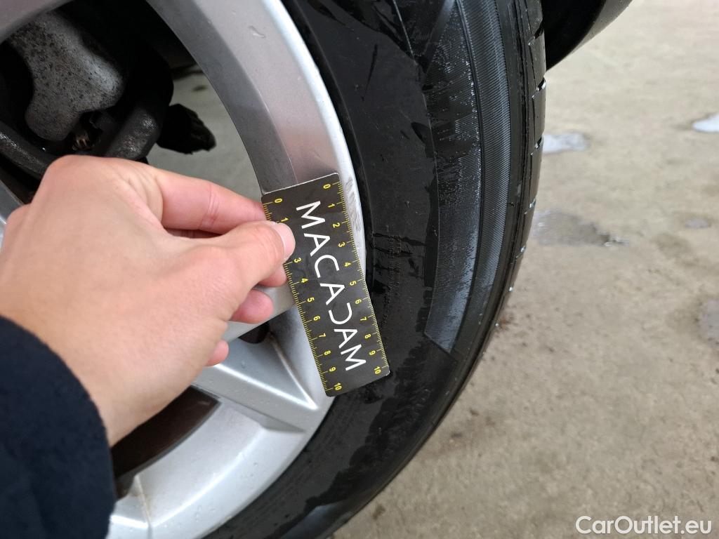  Nissan  Juke NISSAN  / 2019 / 5P / Crossover DIG-T 114 BVM6 Business+ #52