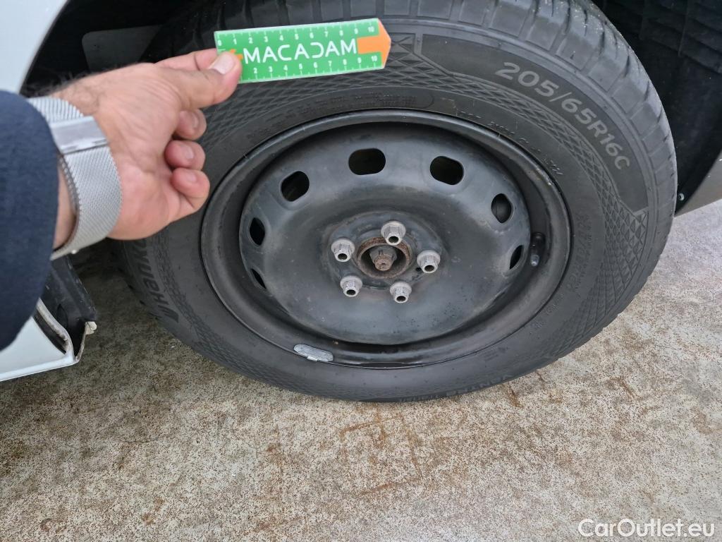  Renault  Trafic  Furgon Grand Confort L1H1 1200 1.6 dCi 125CV BVM6 E6 #28