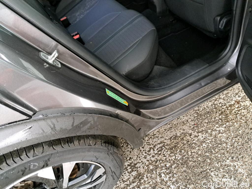  Peugeot  2008  Allure Pack 1.2 PureTech 100CV BVM6 E6d #10