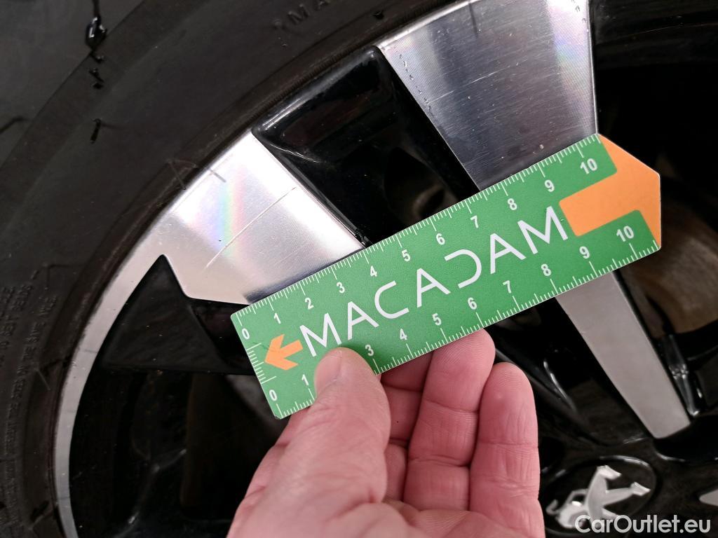  Peugeot  2008  Allure Pack 1.2 PureTech 100CV BVM6 E6d #23