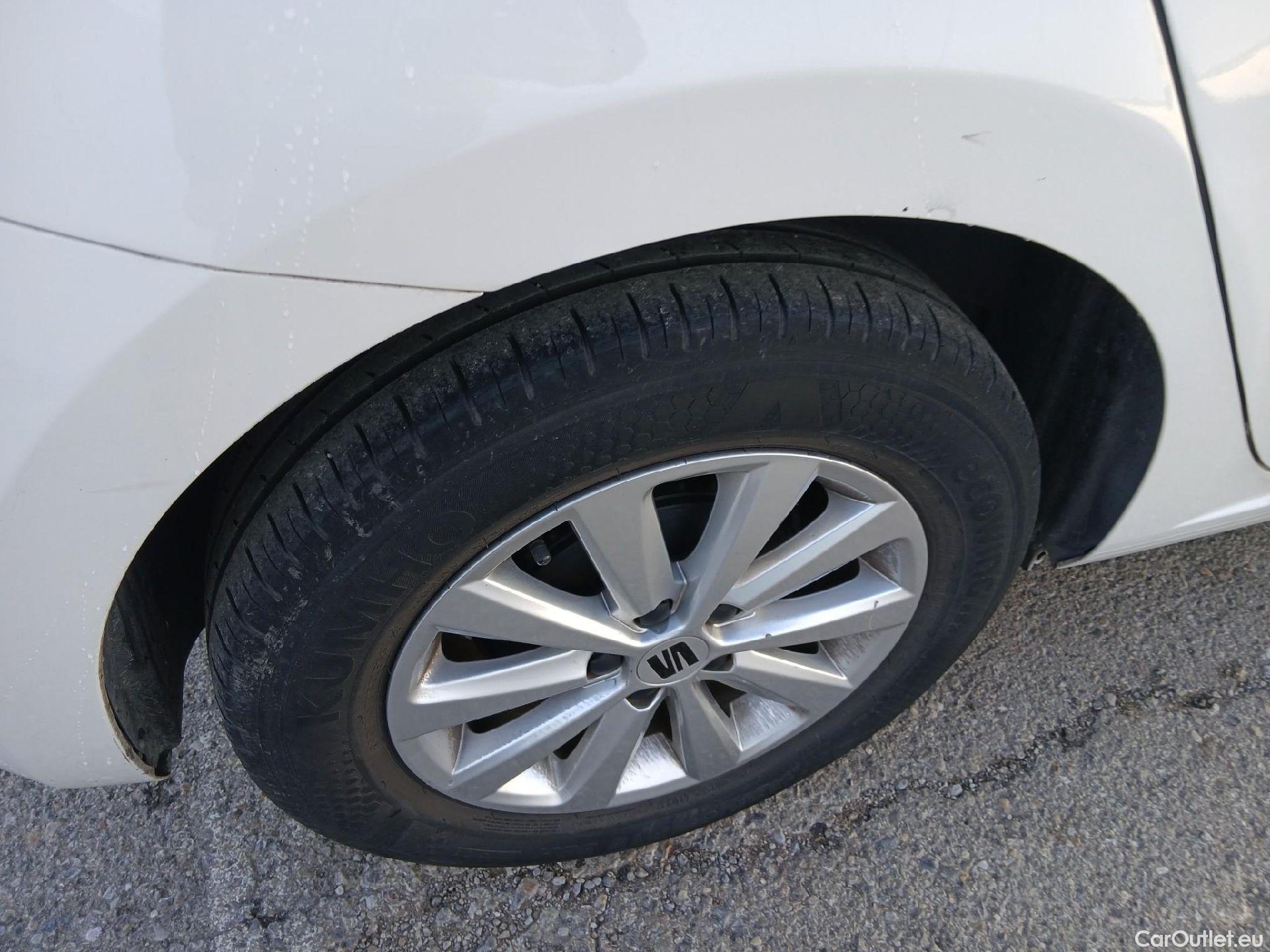  Seat  Ibiza SEAT  / 2017 / 5P / berlina con portón 1.0 TGI 66kW (90CV) Style Go2 #9