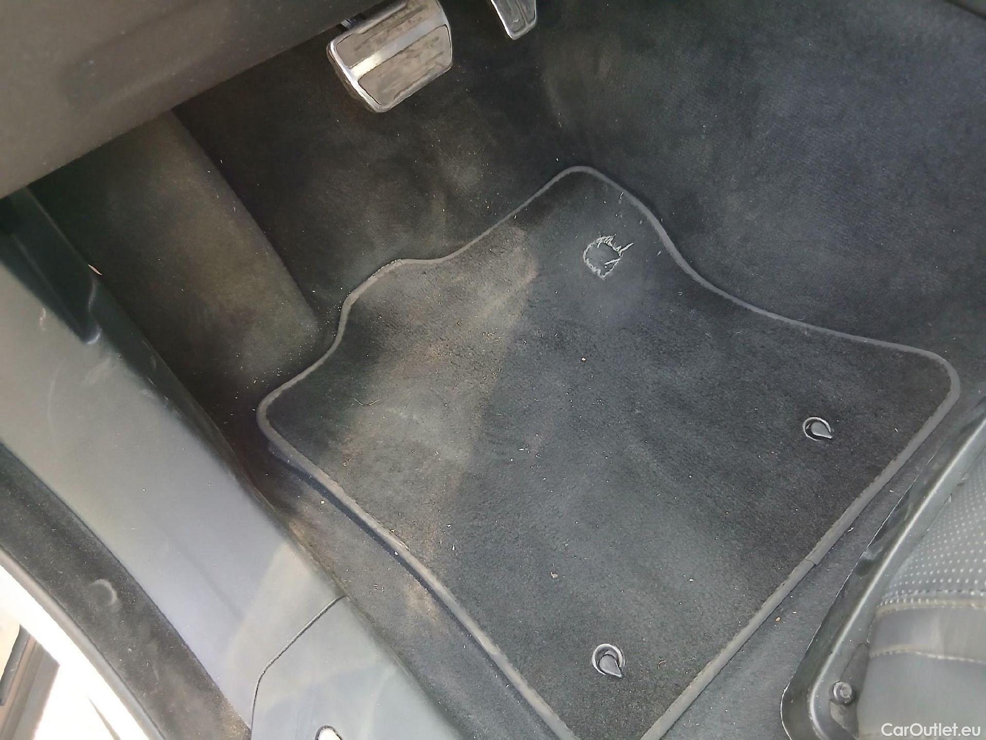  Land Rover  Discovery JAGUAR F-Pace / 2020 / 5P / todoterreno 2.0D I4 204PS AWD Auto MHEV R-Dynamic SE #32