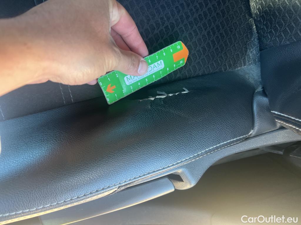  Renault  Megane RENAULT MÉGANE 5p 3G familiar Sp. Tou. Bose Energy dCi 130 S&S Euro 6 #20