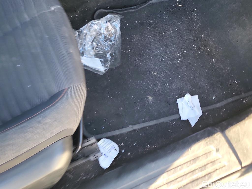  Peugeot  2008 PEUGEOT  / 2019 / 5P / todoterreno Active Pack Puretech 100 S&S BVM6 #9