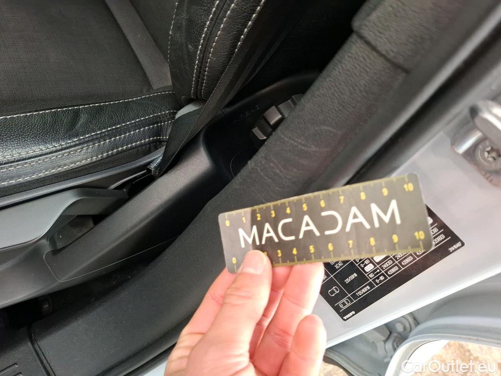  Volvo  XC 40 XC40 Momentum 2WD 2.0 D3 150CV BVA8 E6dT #39