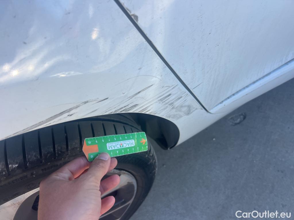  Renault  Megane RENAULT MÉGANE 5p 3G familiar Sp. Tou. Bose Energy dCi 130 S&S Euro 6 #7