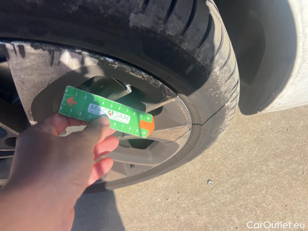  Renault  Megane RENAULT MÉGANE 5p 3G familiar Sp. Tou. Bose Energy dCi 130 S&S Euro 6 #15