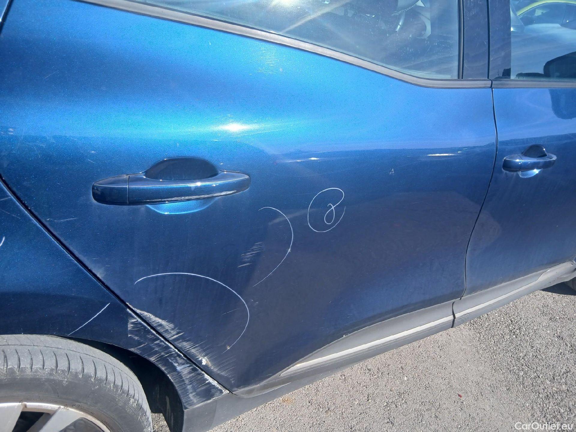  Renault  Scenic RENAULT Scénic / 2016 / 5P / monovolumen compacto Zen Energy dCi 96kW (130CV) #38